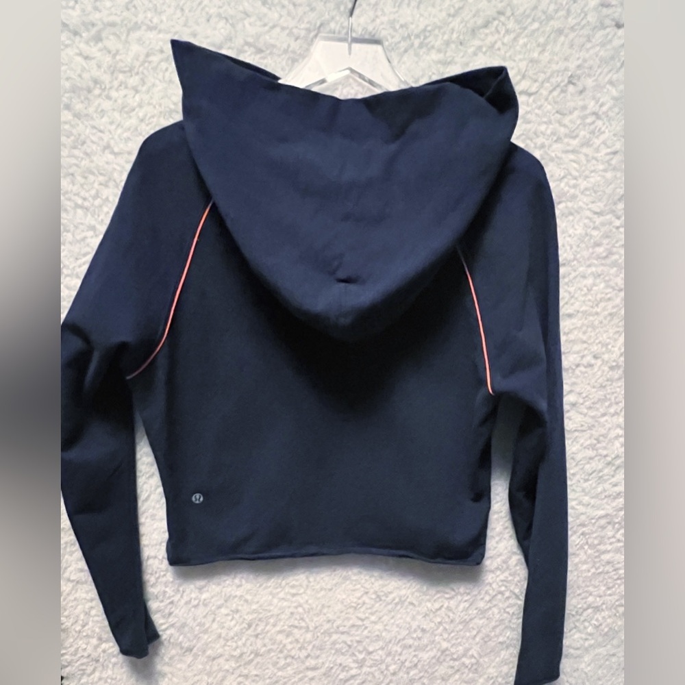 Lululemon Please Me Cropped d Pullover Size 6 Navy Great Condition - Picture 9 of 13